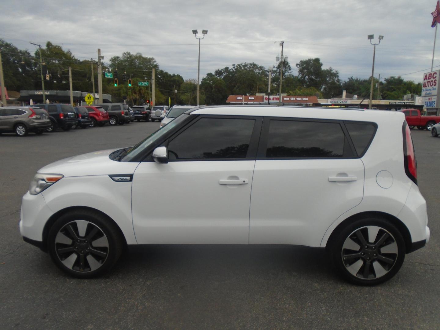 2015 Kia Soul ! (KNDJX3A57F7) with an 2.0L L4 DOHC 16V engine, 6-Speed Automatic transmission, located at 6112 N Florida Avenue, Tampa, FL, 33604, (888) 521-5131, 27.954929, -82.459534 - Photo#0